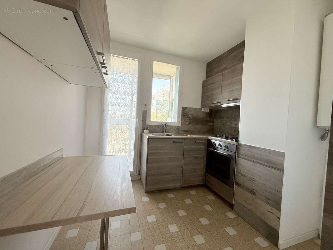 Appartement 67 m² à Marignane  - photo 5