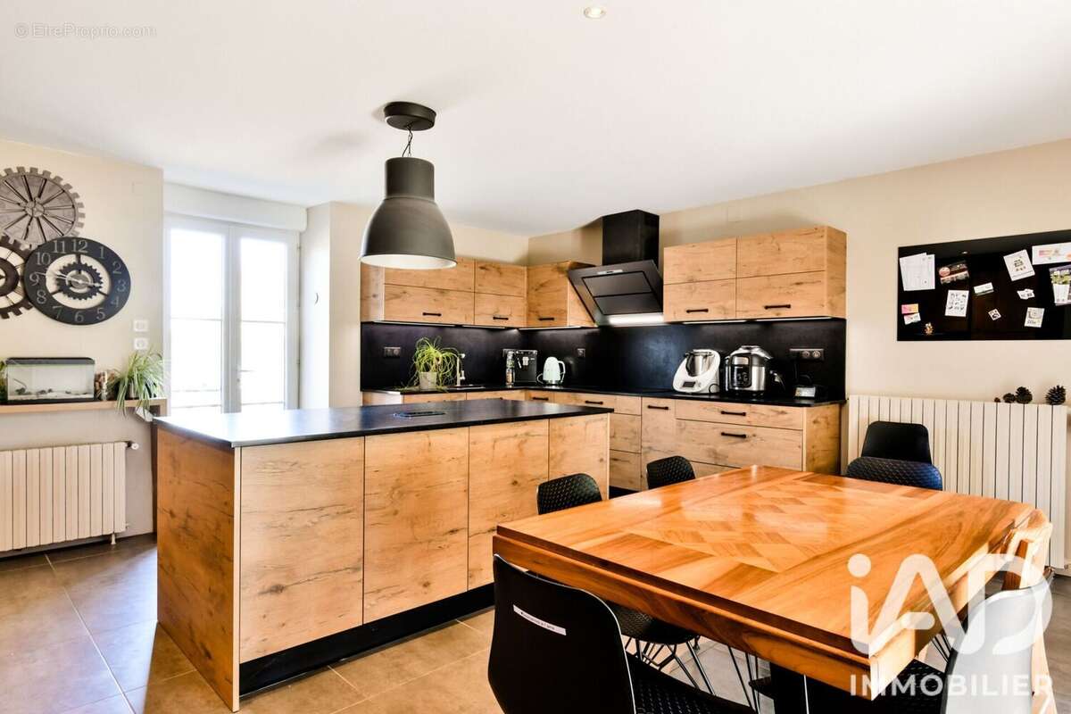 Maison 242 m² à Cherveux  - photo 6