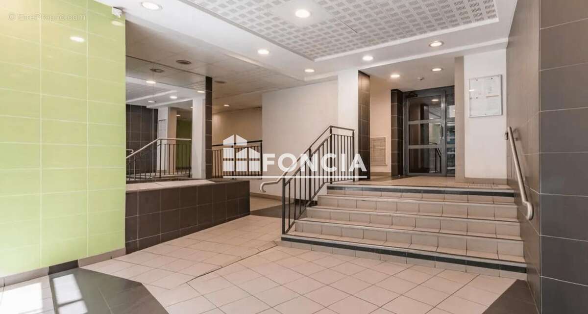 Villeneuve-la-garenne - c.c qwartz - studio - calme - photo 2