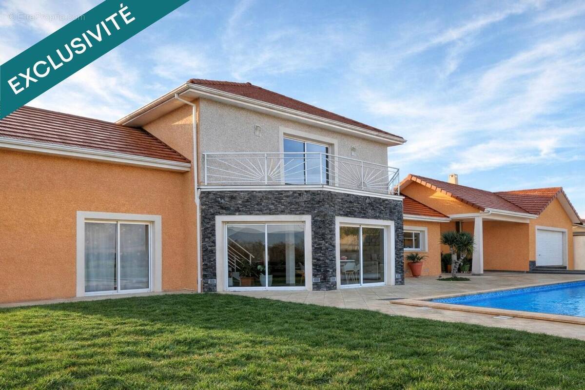 Photo 1 - Maison à VEZERONCE-CURTIN