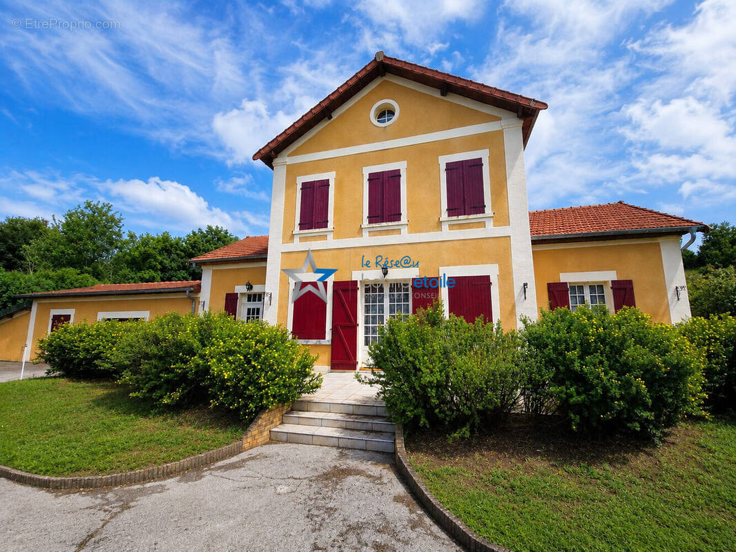 Maison à DOULEVANT-LE-CHATEAU