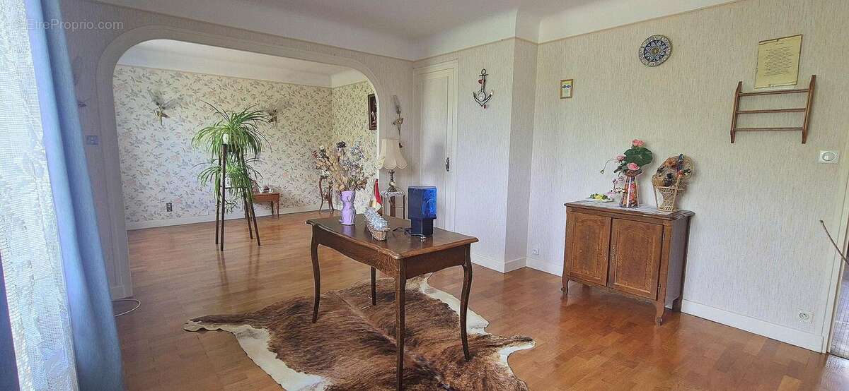 Maison 100 m² à Varennes-Saint-Sauveur  - photo 4