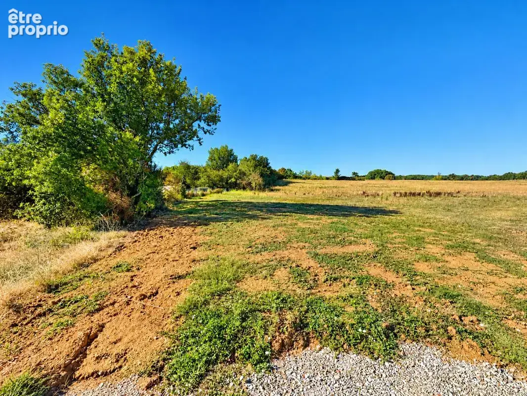 Photo Terrain à Labourgade au prix de 35 000€
