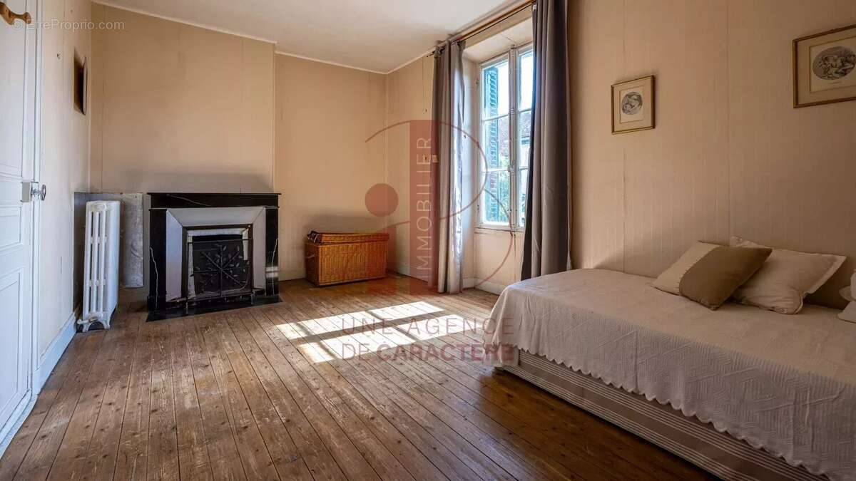 Maison à SAMOIS-SUR-SEINE