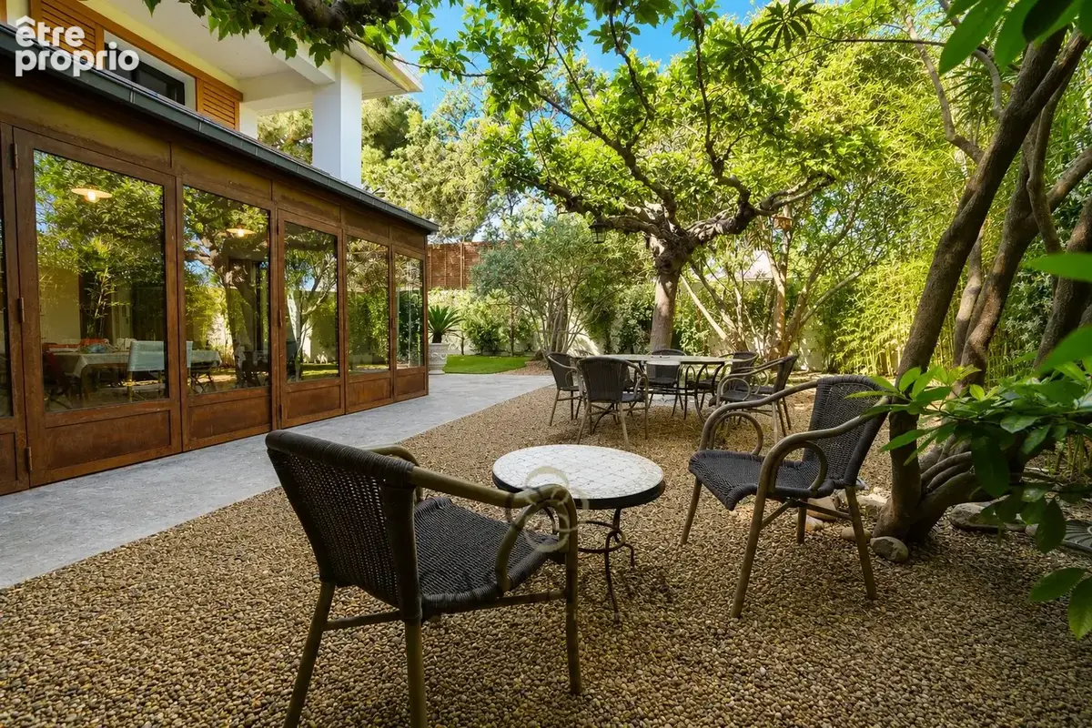 Maison familiale rénovée avec piscine, dépendance et jardin paysager à Castelnau-le-Lez - photo 10