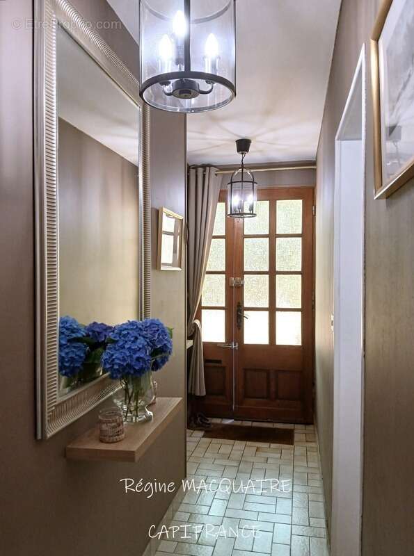 À vendre : Maison mitoyenne de 4 pièces,143 m2 env., 3 chambres sur un terrain de 1500 m2 avec panorama exceptionnel sur la camp - photo 25