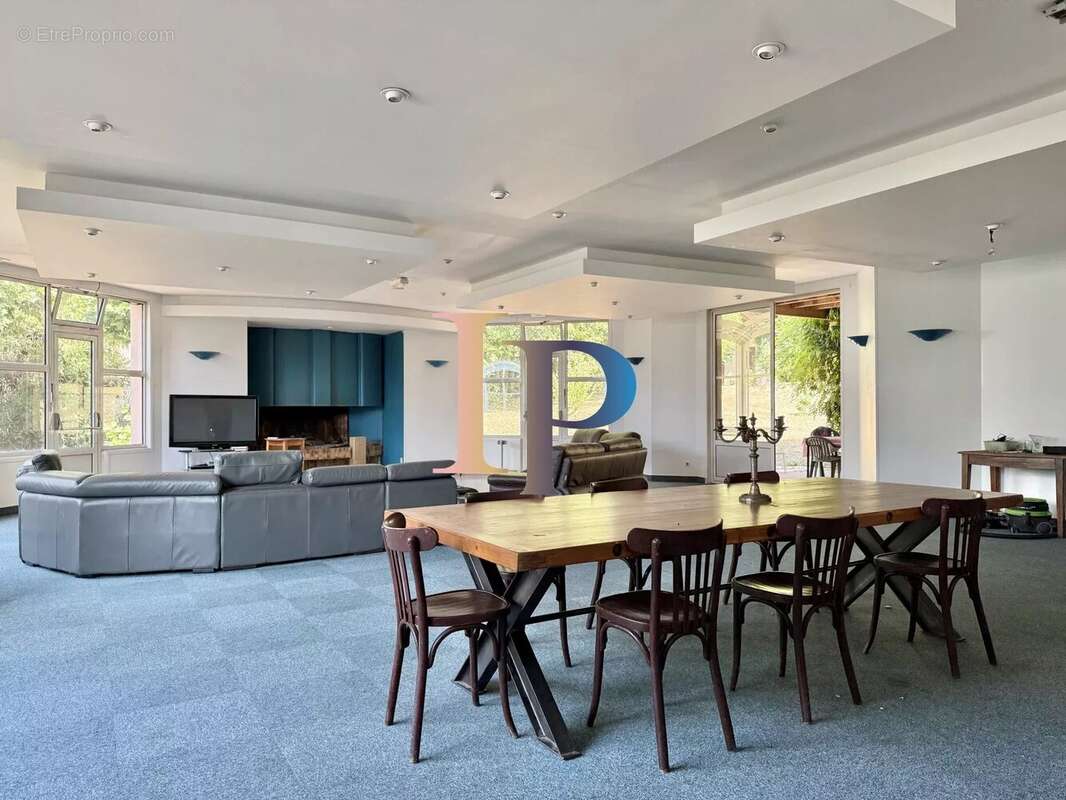 Ensemble immobilier de caractere - photo 6