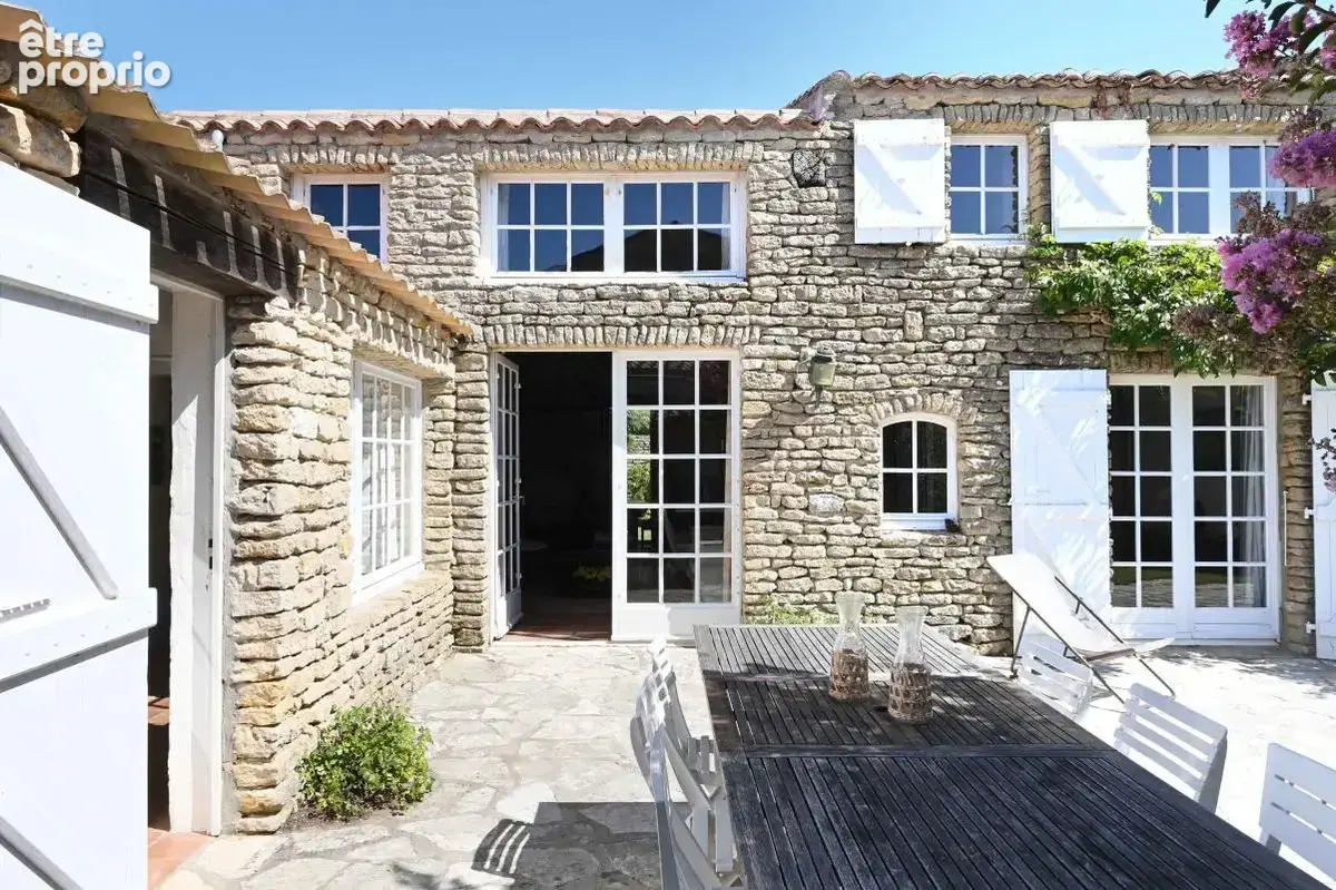Belle propriété plein centre du village avec cours et jardin Les Portes En Re A VENDRE - photo 27