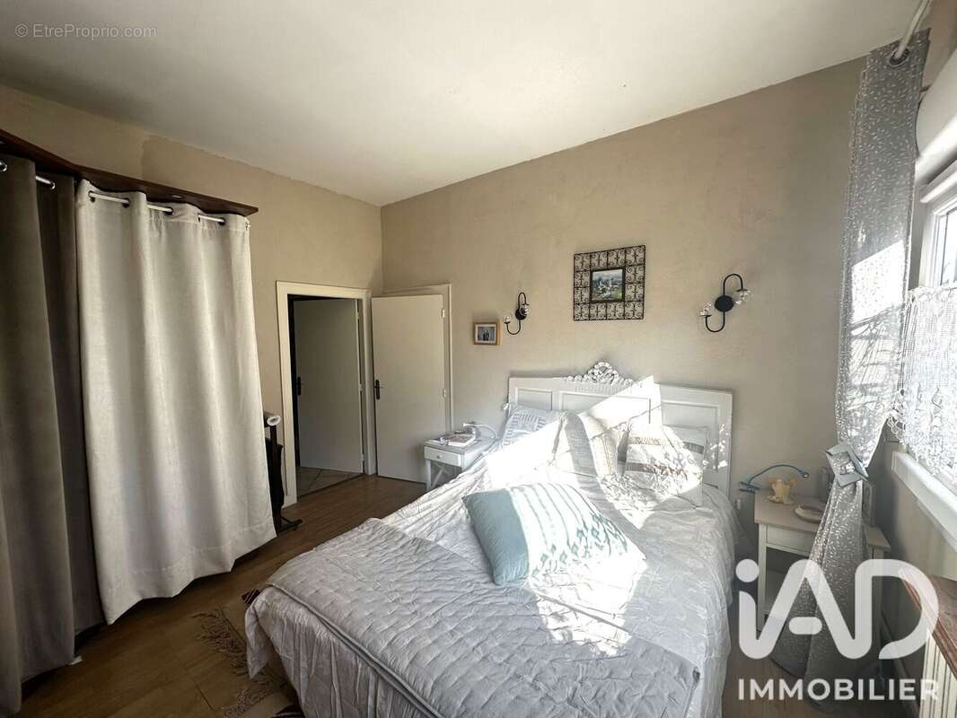 Maison 163 m² à Montendre  - photo 4