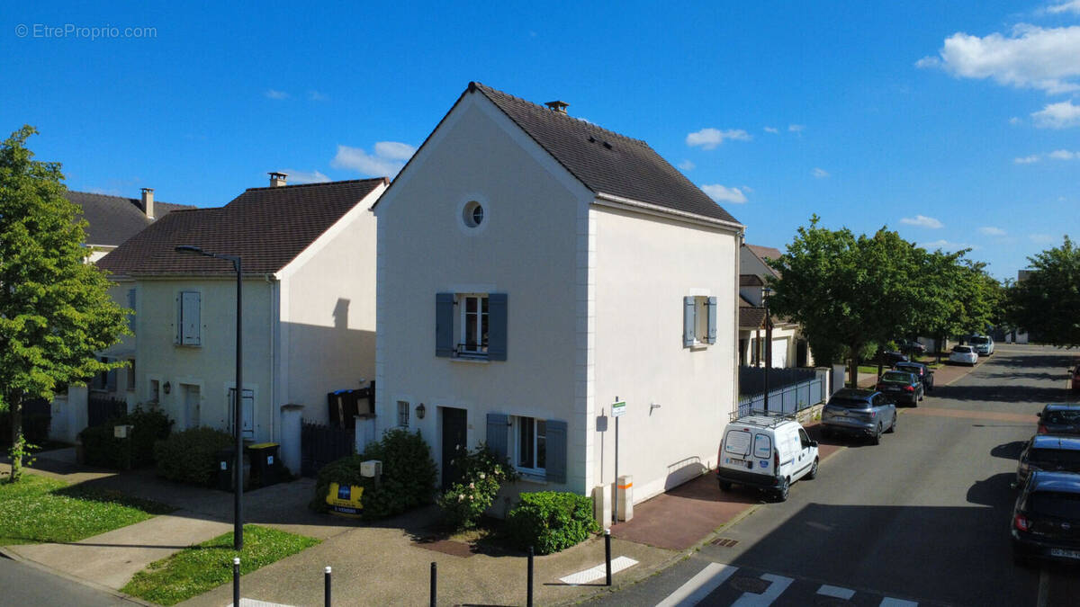 Maison à SAINT-PIERRE-DU-PERRAY