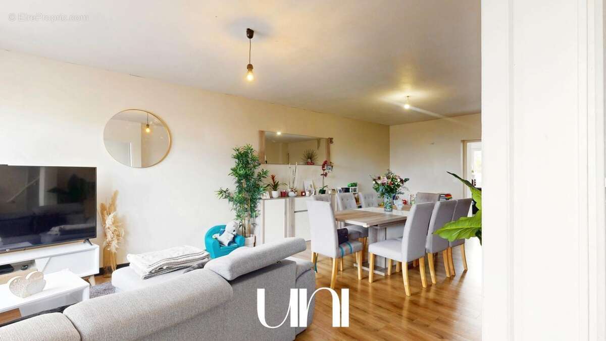 Maison à MAY-SUR-ORNE