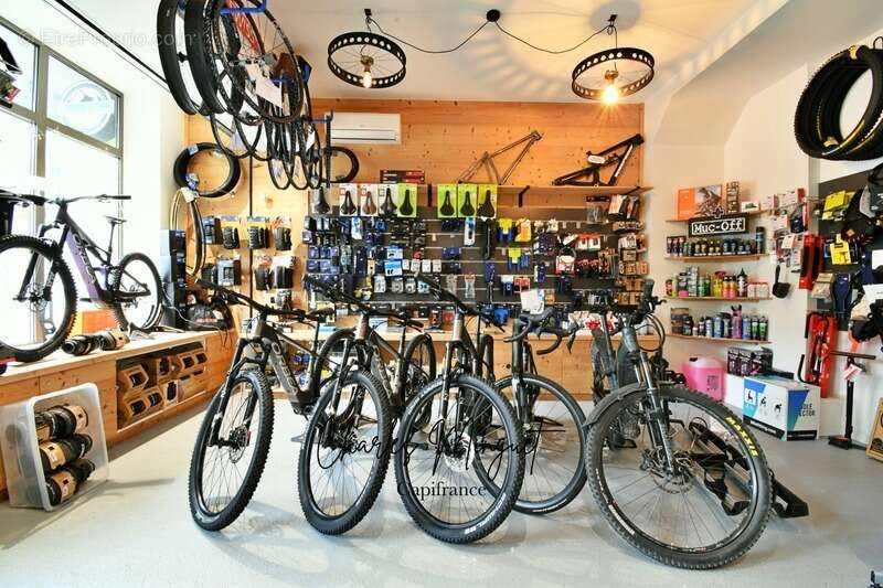 Commerce à BRIANCON