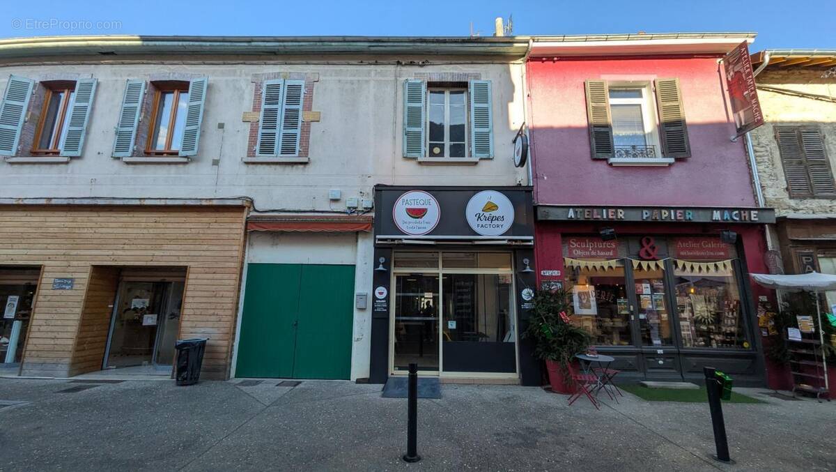 Appartement à LES AVENIERES