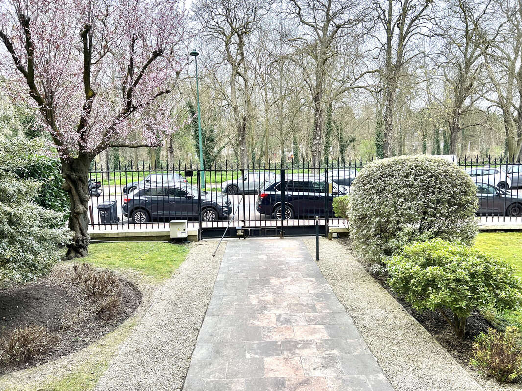 Appartement à CHARENTON-LE-PONT