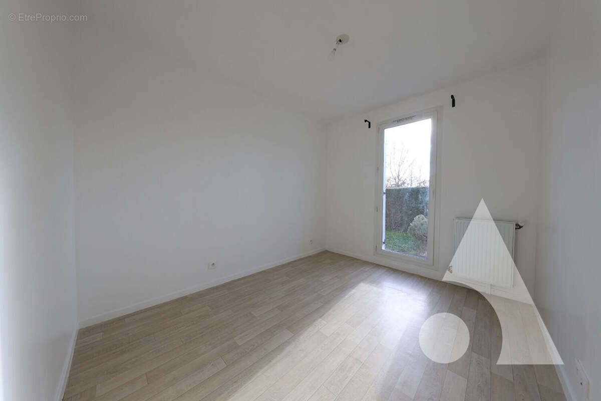 Appartement à SAINT-PIERRE-DU-PERRAY