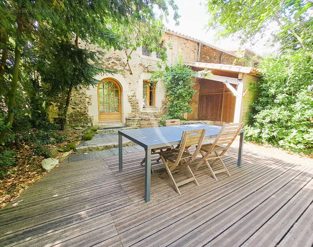 Maison à POUZAUGES