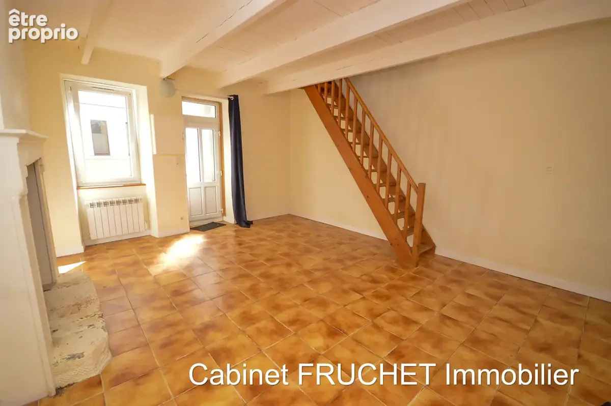 Axe CHANTONNAY - SAINT-FULGENT - Maison de bourg, idéal premier achat ou investissement locatif. - photo 3
