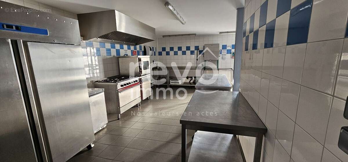 Commerce à MOUZILLON