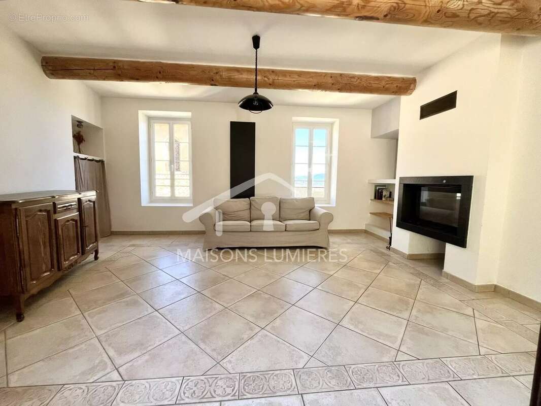 Maison à SAINT-SATURNIN-LES-APT