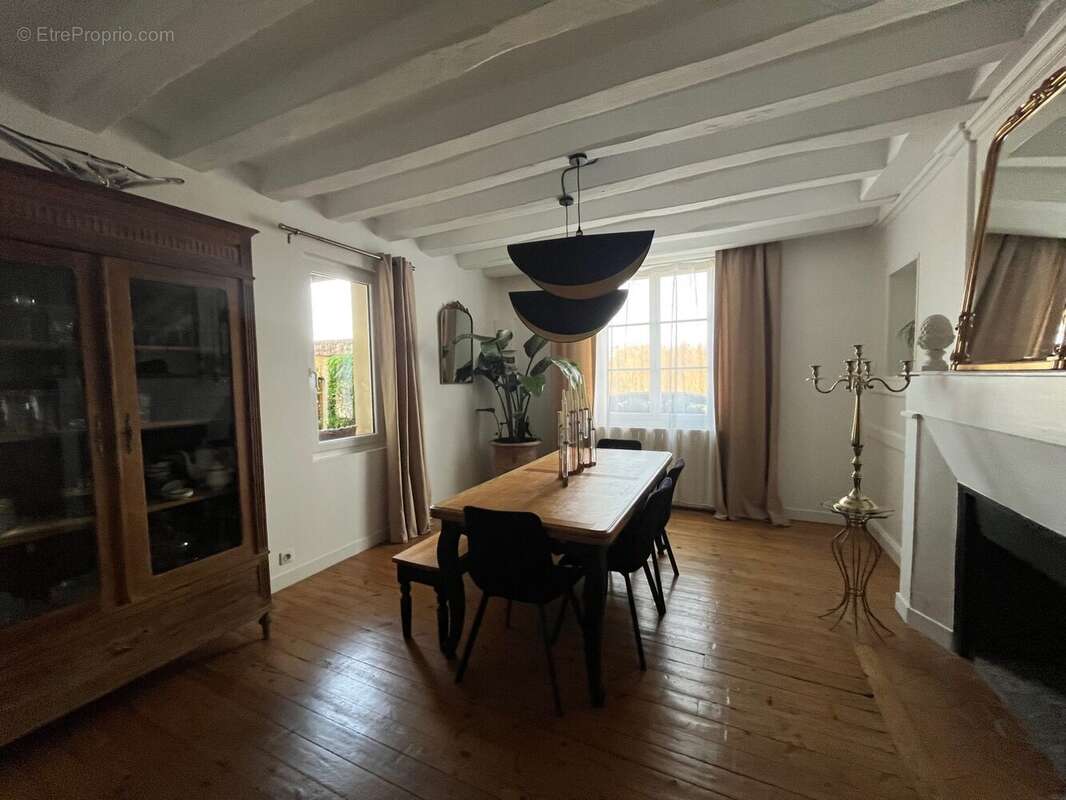 Maison 110 m² à Souzay-Champigny  - photo 4