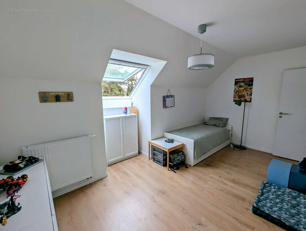 Maison à LA QUEUE-LES-YVELINES