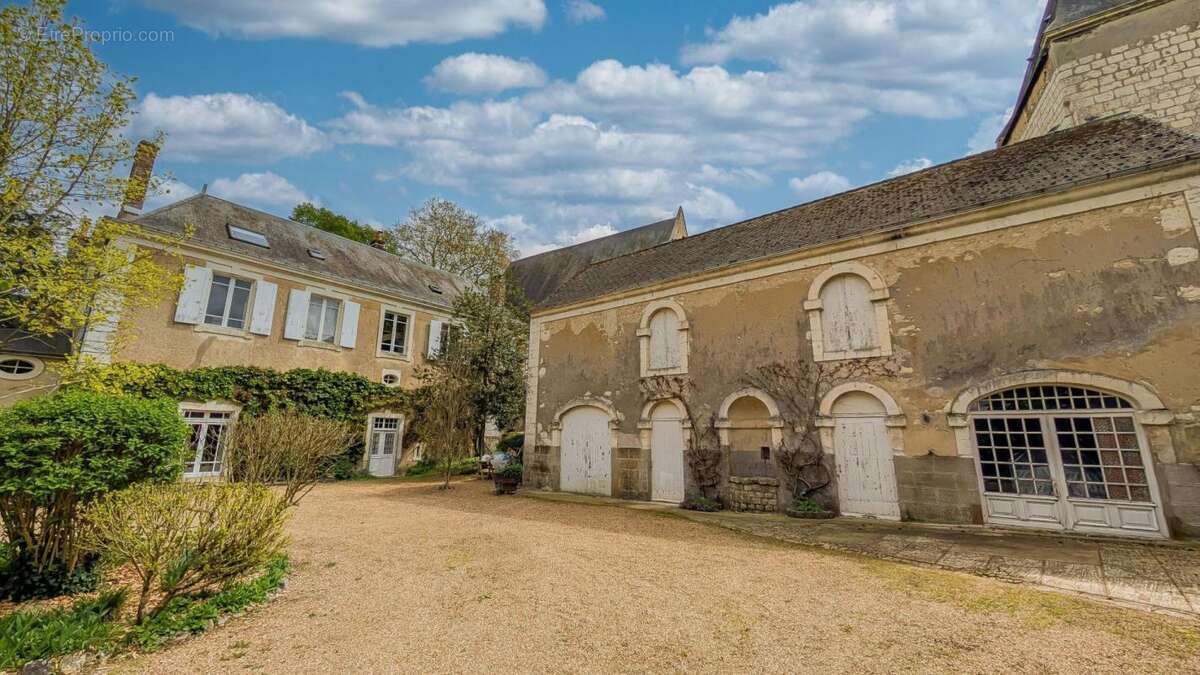 Maison à SAINT-VINCENT-DU-LOROUER