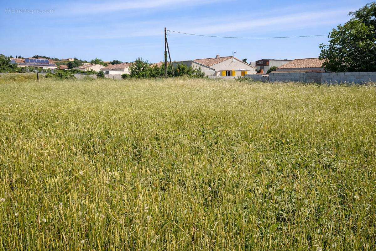 Terrain à FABREZAN