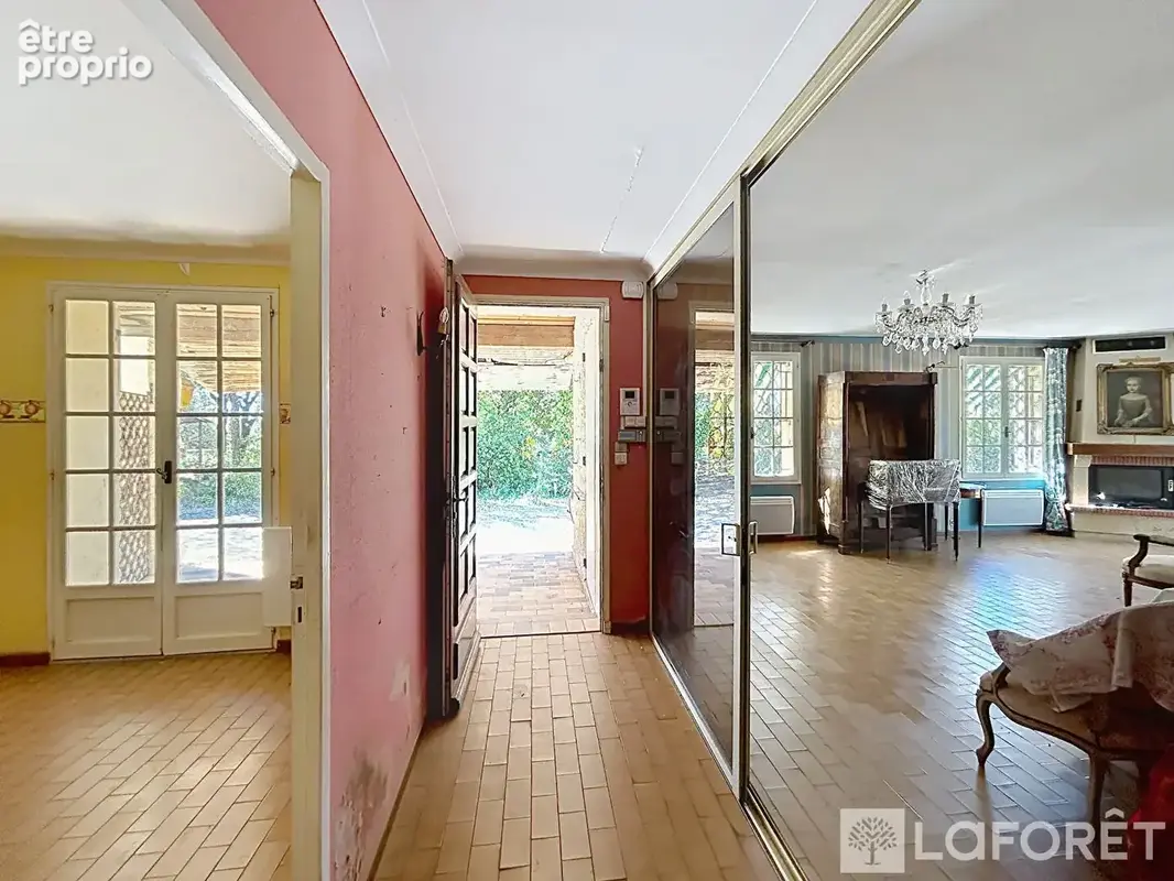 UCHAUX - Maison 113m² + dépendances + chalet sur terrain 3000m² - photo 5