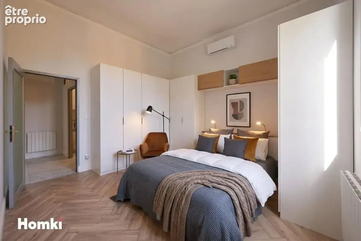 MIRIBEL — L'Alliance du Charme du XIXᵉ et du Contemporain 235 m² habitables — Jardin arboré & Piscine - photo 5