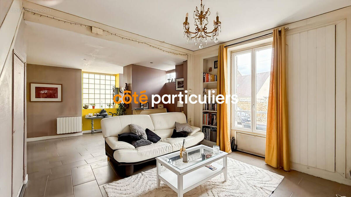 Maison à OZOUER-LE-VOULGIS