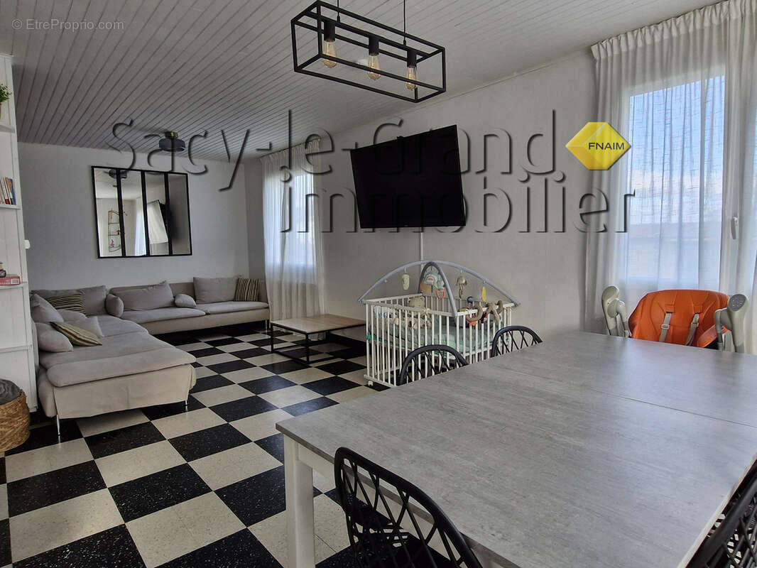 Maison à SACY-LE-GRAND