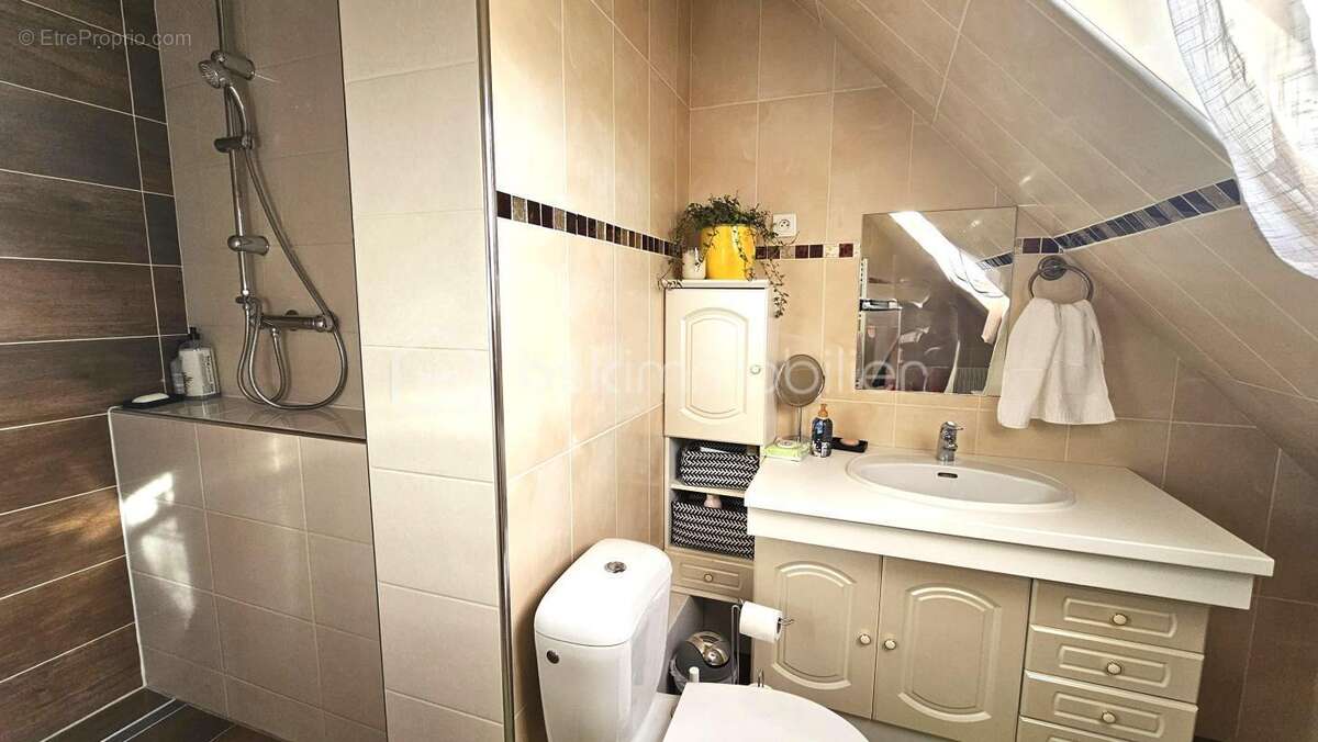 Maison à SAINT-JEAN-DE-LA-RUELLE