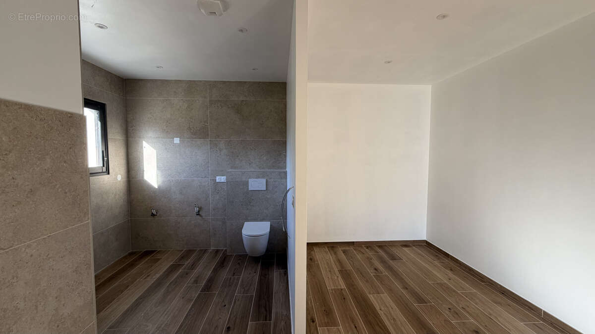 Maison à NANS-LES-PINS