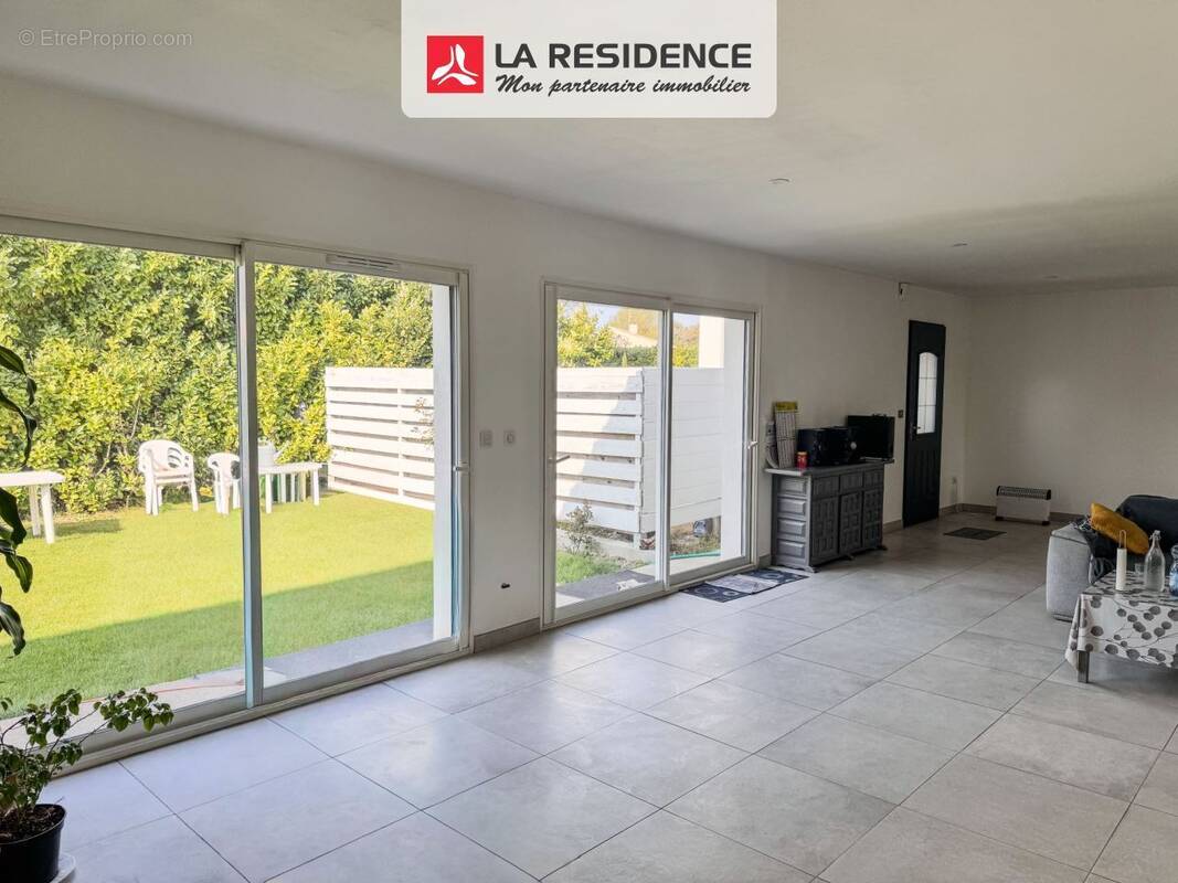 Maison à VILLENEUVE-LA-COMPTAL
