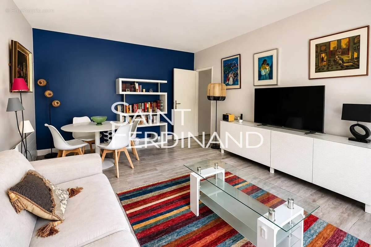 Appartement à NEUILLY-SUR-SEINE