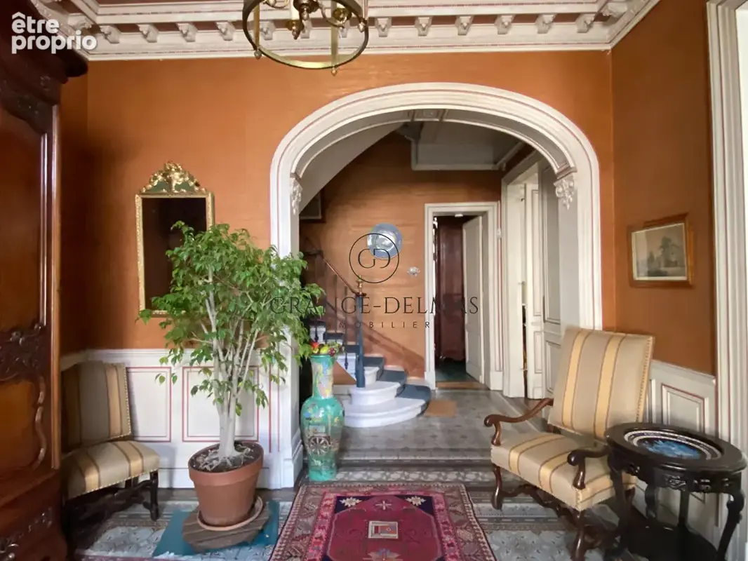 Hôtel Particulier avec jardin et garage - SAINT SEURIN - photo 4