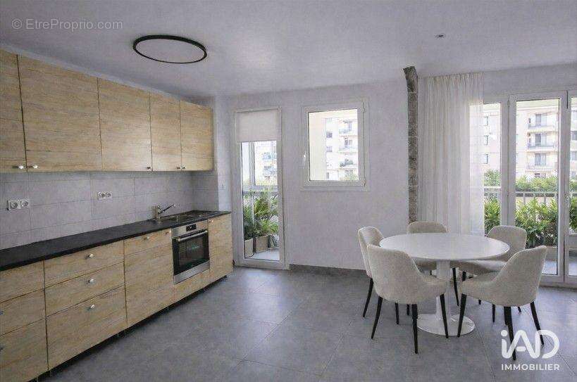 Photo 2 - Appartement à MARSEILLE-13E