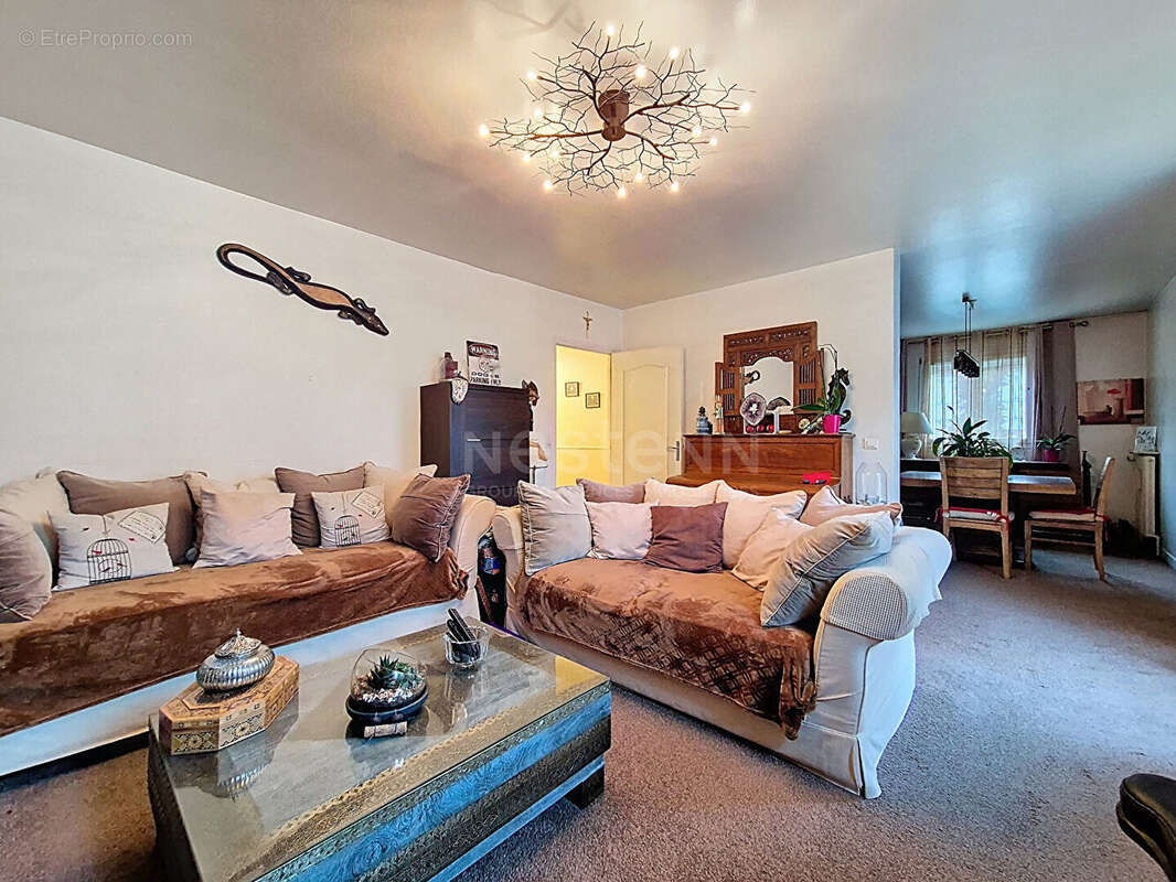 Appartement à LAMORLAYE