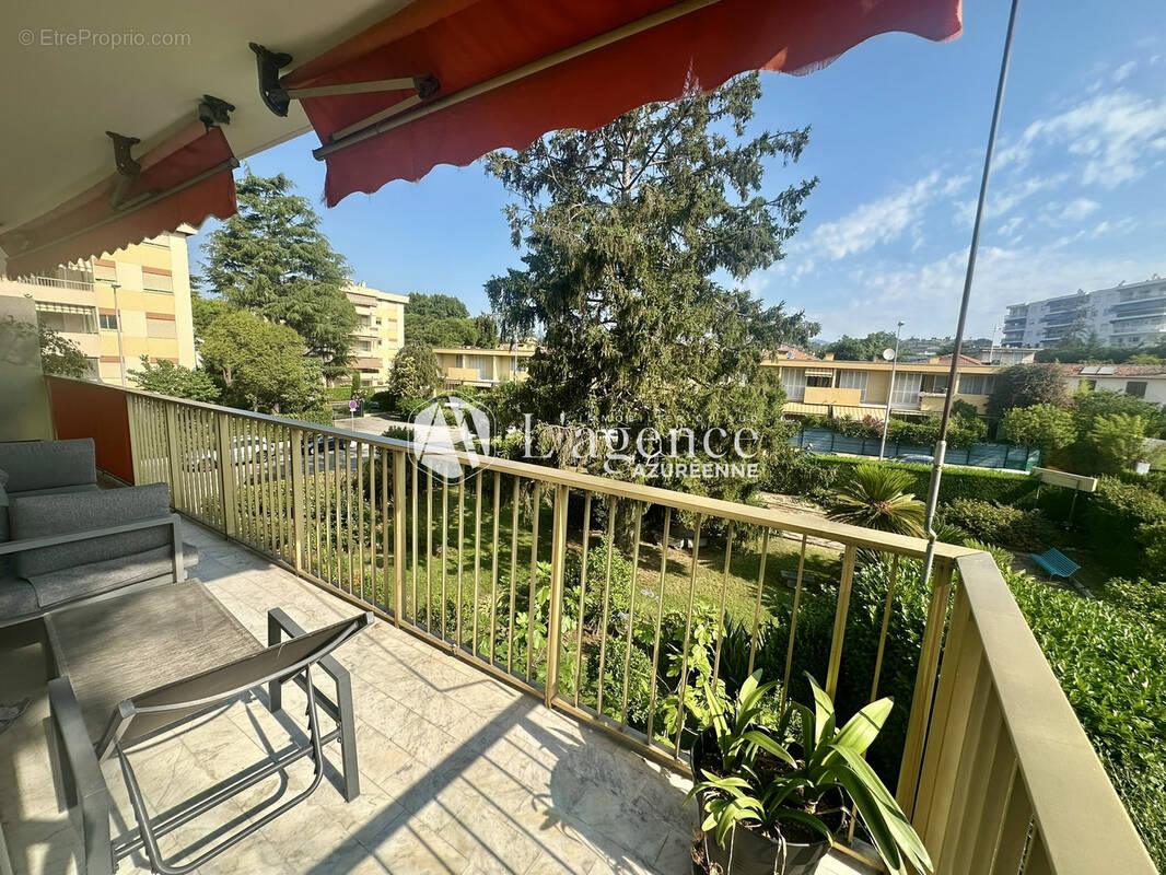 Appartement à SAINT-LAURENT-DU-VAR