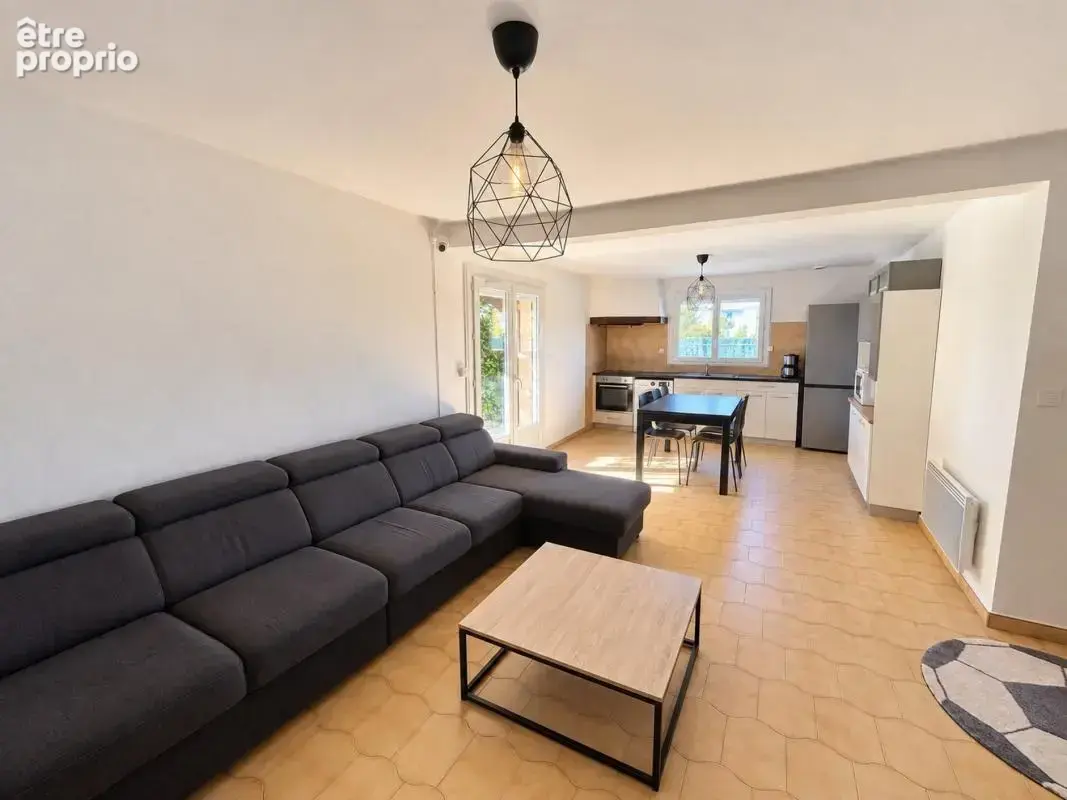 Maison 5 pièces 165 m² à vendre à Rodilhan (30230) - photo 4