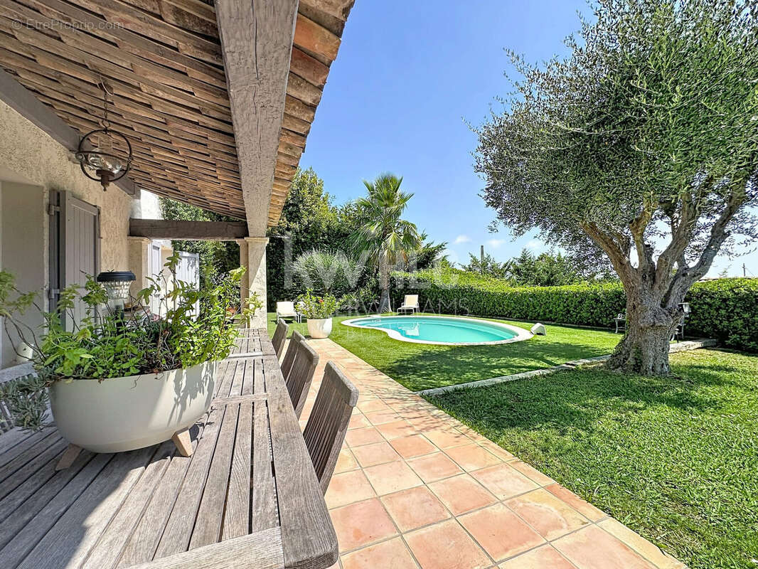 Maison 168 m² à Vallauris  - photo 2
