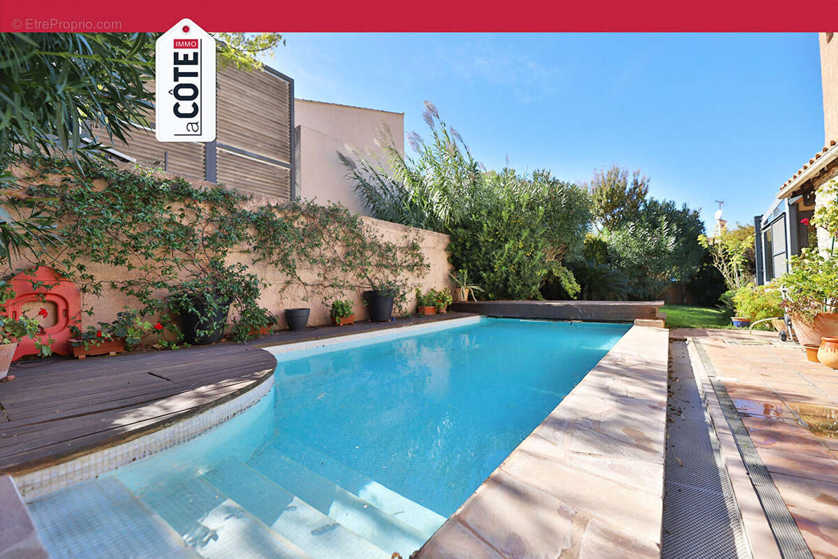 Maison à CHATEAUNEUF-LES-MARTIGUES