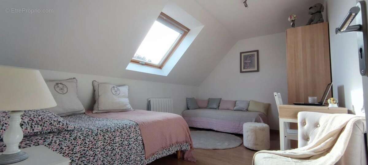 Maison à LES CLAYES-SOUS-BOIS