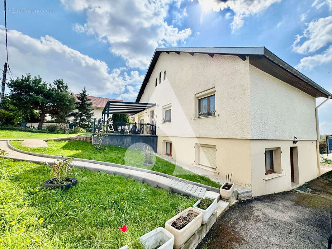 Maison à HENNEZEL