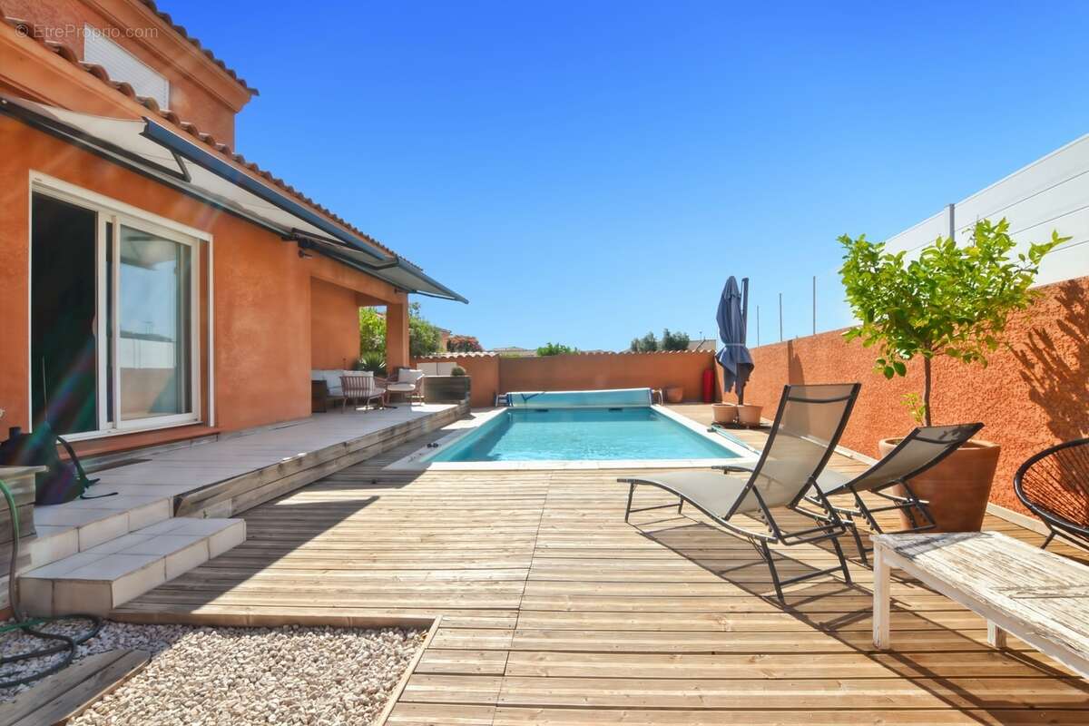 Montady – Maison familiale de 184 m² avec piscine et véranda - photo 5