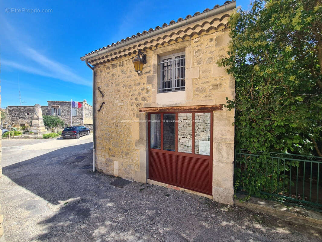 Maison 61 m² à Saint-Restitut  - photo 2