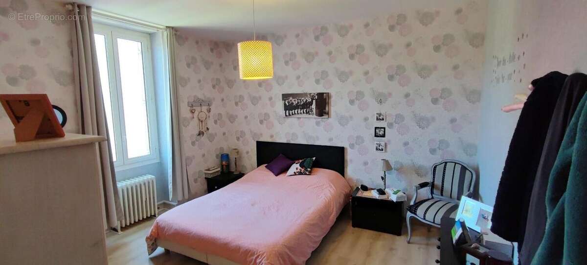 Maison à DECAZEVILLE