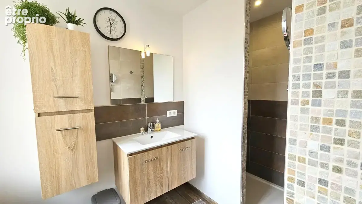 Votre future maison à Vezins : rénovée avec revenus locatif - photo 7