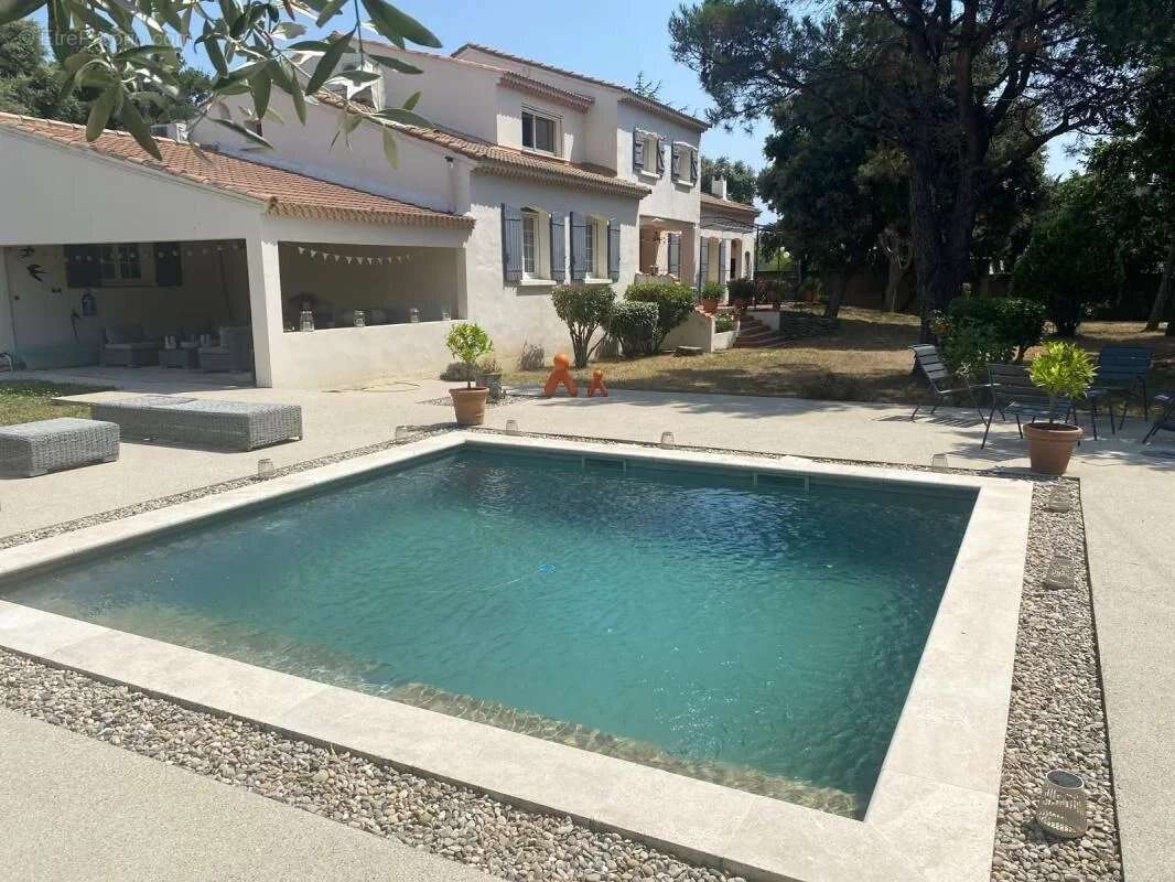 Maison à ROCHEFORT-DU-GARD