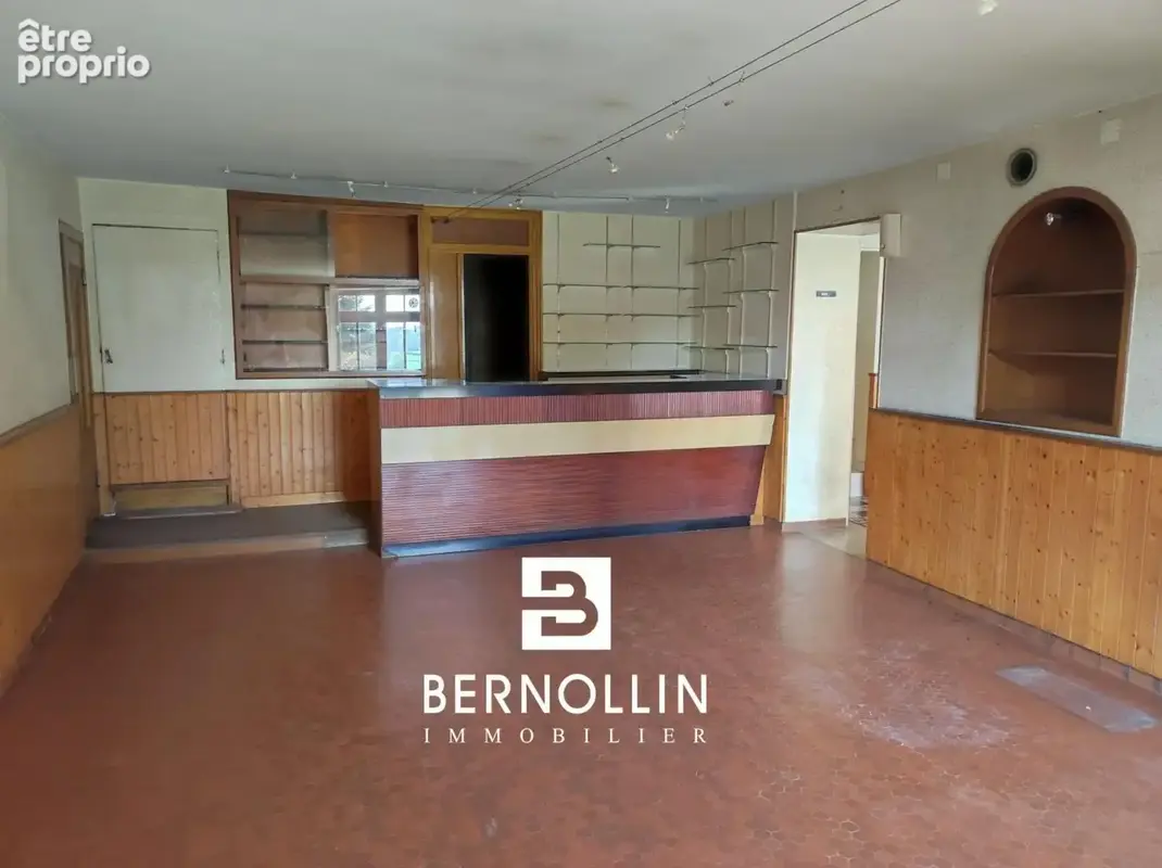 Ensemble immobilier au c?ur de Beaupont avec terrain et location de locaux - photo 4